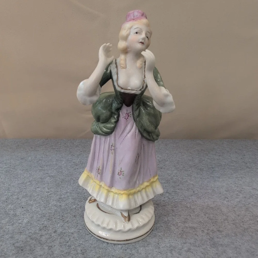 VTG Porcelain Figurine Lady Woman Figurine Produced by Hal-sey‎ Fifth Ave. L & M